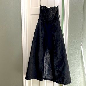 Size 6 great strapless one piece pantsuit with dress attached for the party